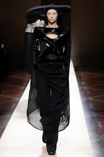 Look 40
